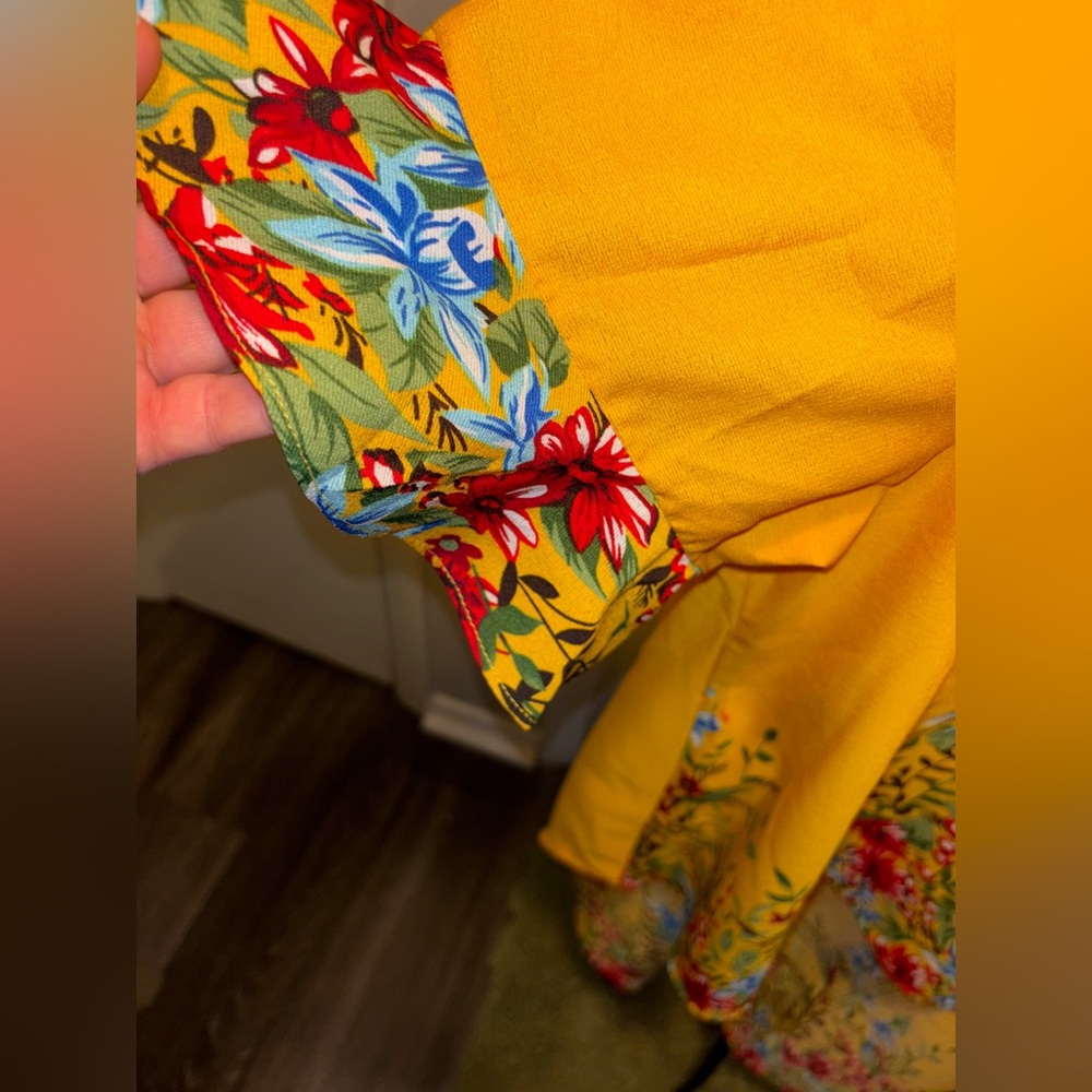 Yellow flower print hi-low blouse SHEIN curve plus size 3XL(NWT) - Picture 3 of 6